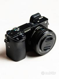 Fotocamera Sony a6000L, kit con 16-50mm f/3.5-5.6