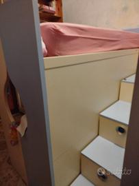 Letto a soppalco  con scala con cassetti