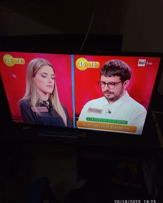 BOLVA SMART TV 32 pollici con staffa Miliconi