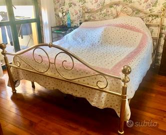 Letto vintage dorato antico