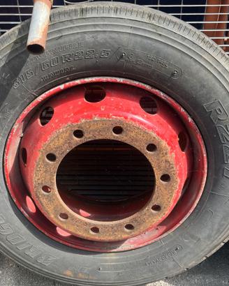 CERCHI PER PNEUMATICI315/60R22,5