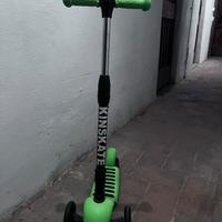 Monopattino 3 ruote lampeggiante