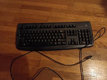 Tastiera Logitech 