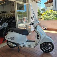 Piaggio Vespa 300 GTS SUPER 2023 TUTTO COMPRESO