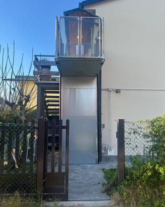 Montacarichi elettrico