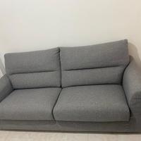 Si vende divano lettro seduta tre posti