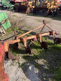 ARATRO ARTIGIANALE 5 vomeri usato