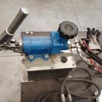 pompa manuale ad olio