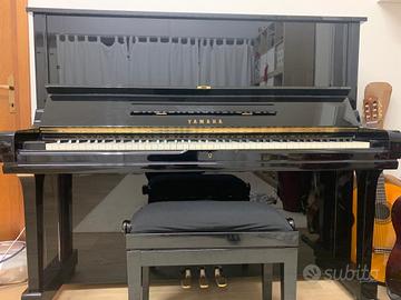 Pianoforte verticale Yamaha 131 U3AS, nero lucido
