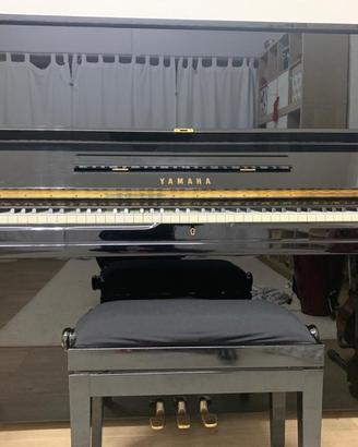 Pianoforte verticale Yamaha 131 U3AS, nero lucido