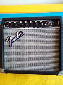 AMPLIFICATORE FENDER FRONTMAN 15R