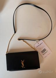 Borsa pochette Cassandre nera Saint Laurent