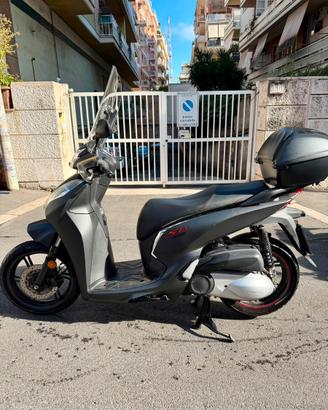 Sh 300 i Sport ABS nero 2018