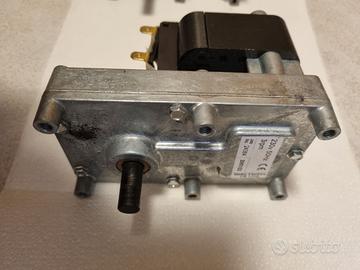 Motoriduttori e componenti stufa pellet