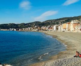 VARAZZE CENTRO e VICINO MARE