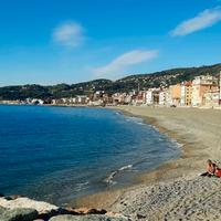 VARAZZE CENTRO e VICINO MARE
