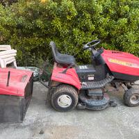 Trattorino tagliaerba con motore fuso