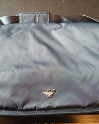 Set mummy bag Emporio Arnani con placchetta aquila
