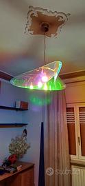 lampada a sospensione di design contemporaneo