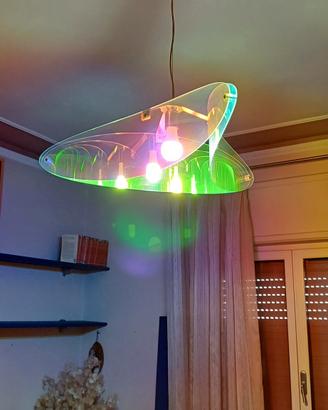 lampada a sospensione di design contemporaneo