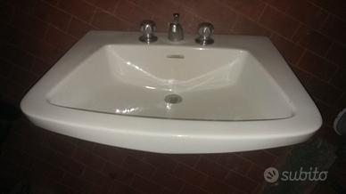 Lavabo usato in ceramica