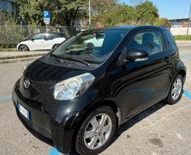 Toyota iq