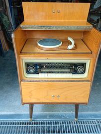 Radio giradischi Magnadyne originale