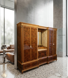 Armadio di Pregio in Radica - Stile Chippendale