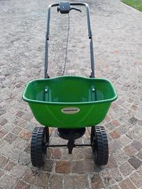 CARRELLO SPARGITORE PER GIARDINO E ALTRO