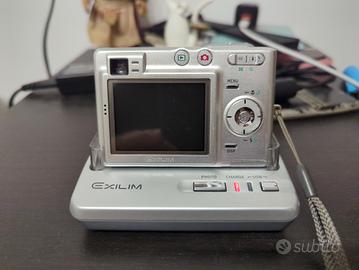 macchina digitale Casio Exifilm z50 vintage Y2K