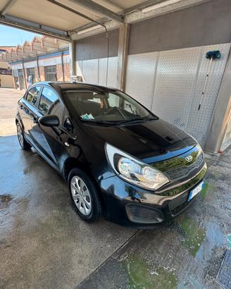 Kia rio 2013