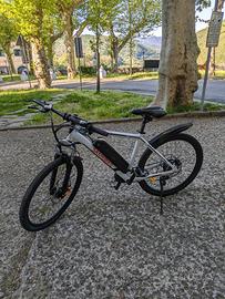 E-Mountain Bike in lega di alluminio ruote da 26