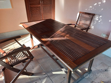 tavolo da giardino in legno