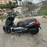 Yamaha x-max 125