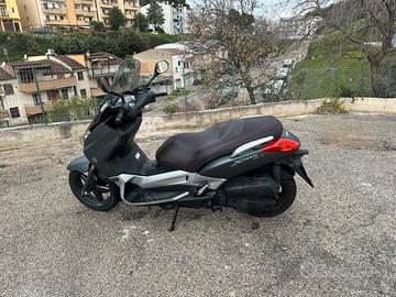 Yamaha x-max 125
