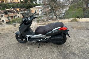 Yamaha x-max 125