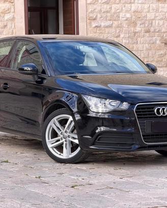 Audi A1 1.6 TDI 90 CV NAVI LED