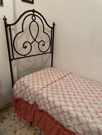 Letto singolo d’epoca in ferro battuto