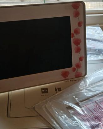 Digital photo frame