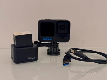 GoPro Hero 10 + 2 batterie + Caricatore doppio