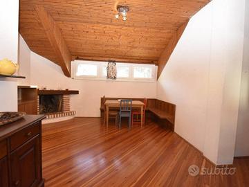 Appartamento di 82 m² con 5 locali e box auto a Ba