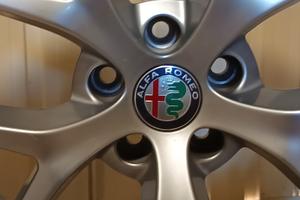 Ruote complete Alfa Stelvio 255/45 R20