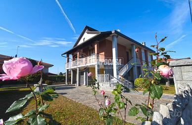 BRANDIZZO VILLA INDIPENDENTE SU 4 LATI