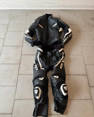 Tuta divisibile revit