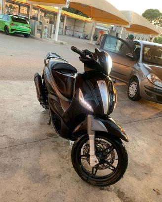 Beverly 350