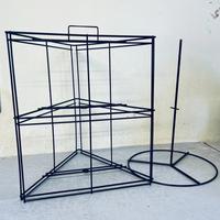 Espositore triangolare da tavolo