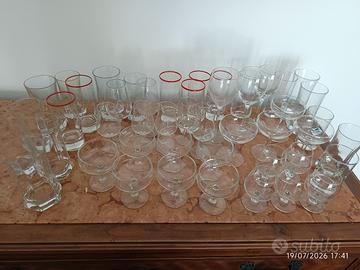 Stock bicchieri di varie forme