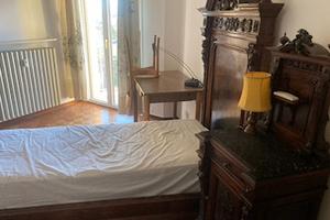 Stanza ammobiliata con condizionatore