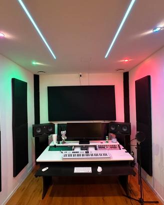 ATTREZZATURA STUDIO MUSICALE PROFESSIONALE