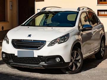 Peugeot 2008 access arricchita con optional 